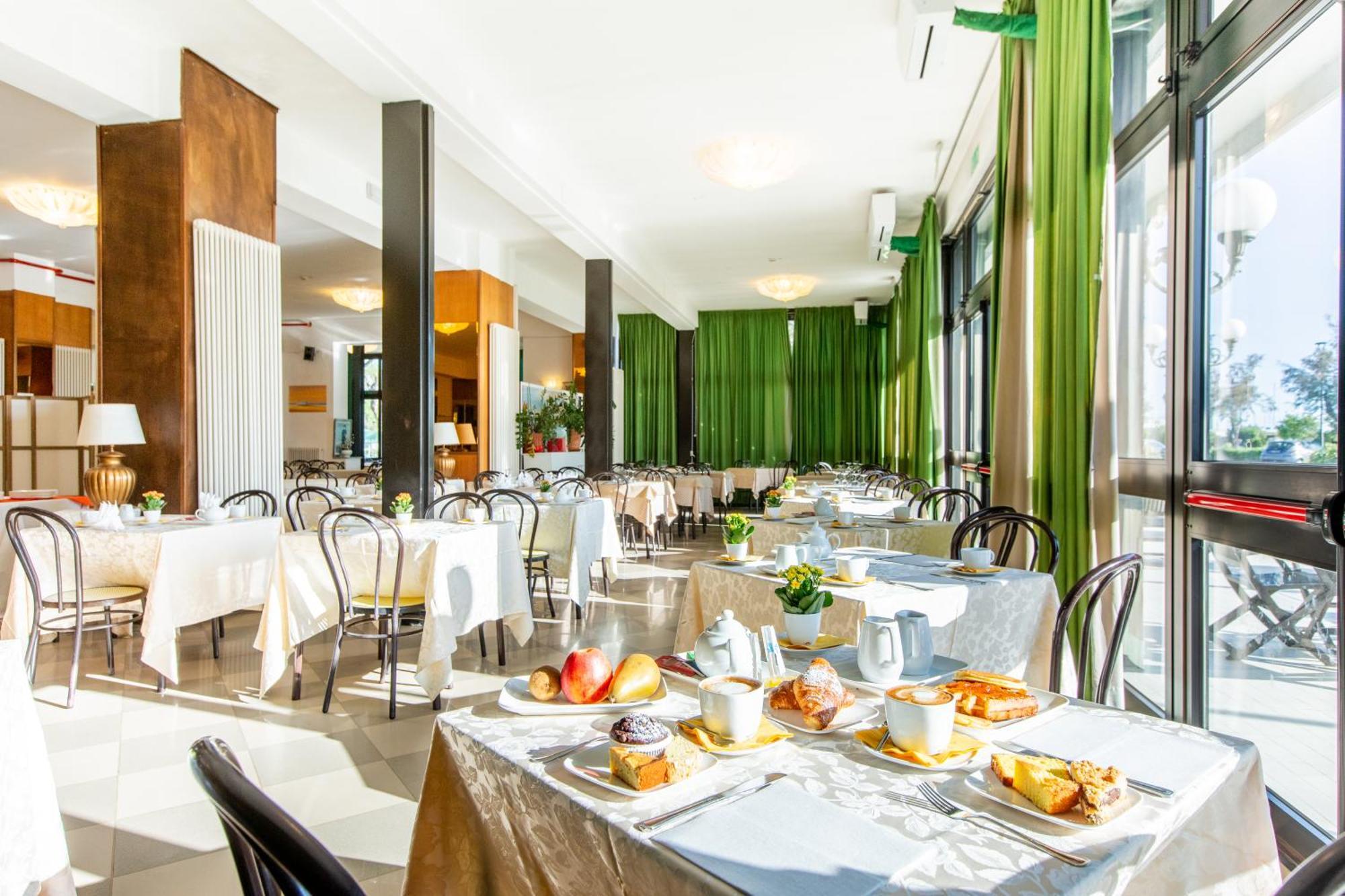 Hotel Lungomare Cervia Zewnętrze zdjęcie